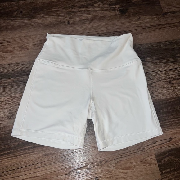 Lululemon white biker shorts - Picture 3 of 4